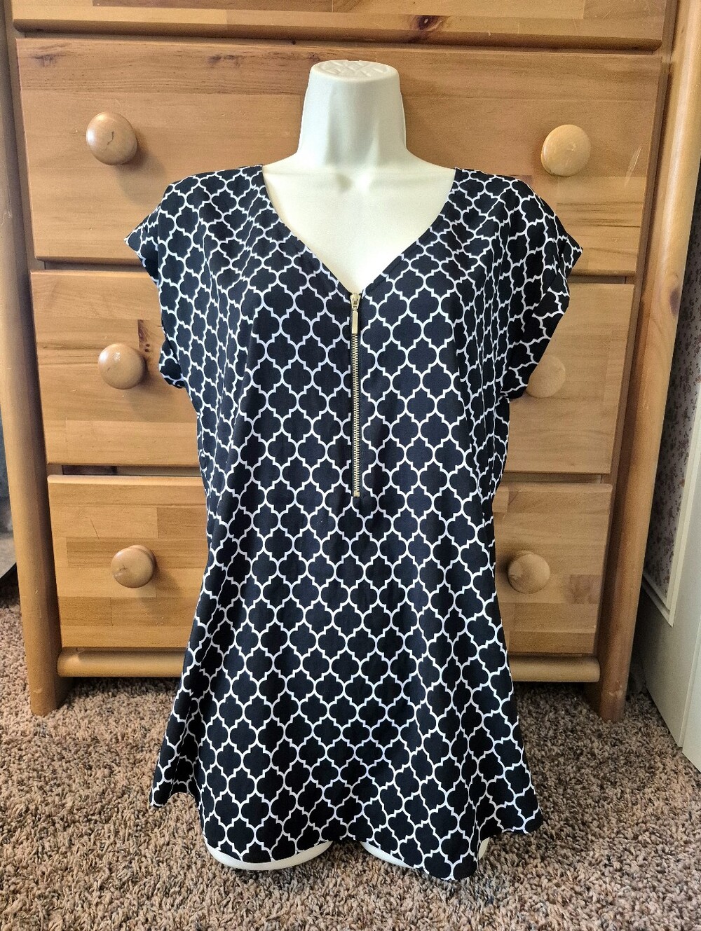 Express Black and White Geometric Zip-Front Tunic Size M